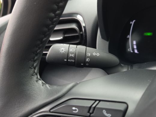 Toyota Yaris 1.5 Hybrid 115 Dynamic Comfort Pack | NL Auto | BTW Auto | Apple CarPlay | Rijklaar incl. garantie | ActivLease financial lease