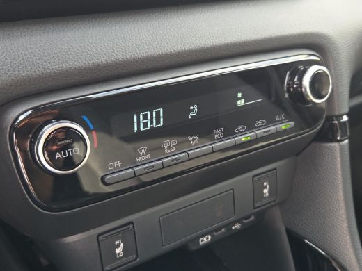 Toyota Yaris 1.5 Hybrid 115 Dynamic Comfort Pack | NL Auto | BTW Auto | Apple CarPlay | Rijklaar incl. garantie | ActivLease financial lease