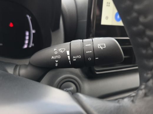 Toyota Yaris 1.5 Hybrid 115 Dynamic Comfort Pack | NL Auto | BTW Auto | Apple CarPlay | Rijklaar incl. garantie | ActivLease financial lease