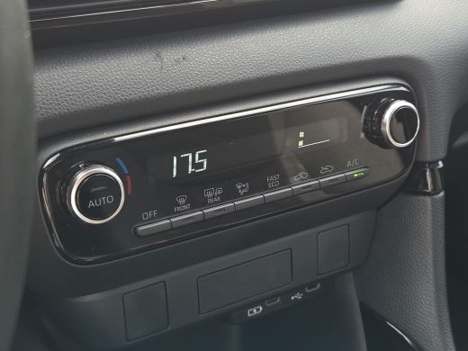 Toyota Yaris 1.5 Hybrid 115 First Edition | NL Auto | BTW Auto | Apple CarPlay | Rijklaar incl. garantie | ActivLease financial lease