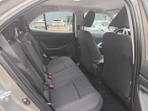 Toyota Yaris Cross 1.5 Hybrid 115 Business Plus | 06-10141018 Voor meer informatie ActivLease financial lease