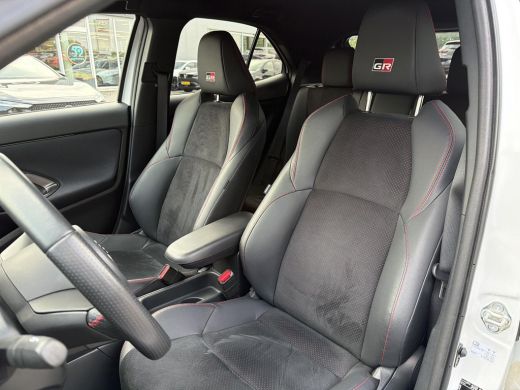 Toyota Yaris Cross 1.5 Hybrid GR Sport | Navigatie | Head up Display | ActivLease financial lease