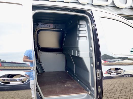 Volkswagen Caddy 2.0 TDI 120PK DSGBLACK EDITION ActivLease financial lease