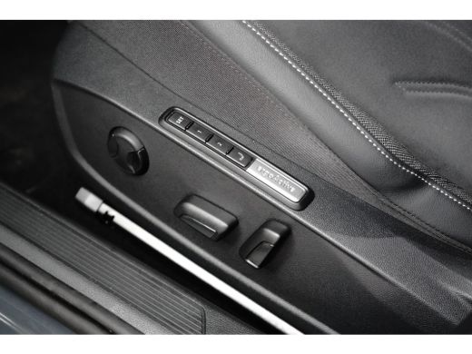 Volkswagen Golf 1.5 eHybrid 204PK Style Edition | ACC | Elektrische stoelen met geheugen | Navigatie | Head-up di... ActivLease financial lease