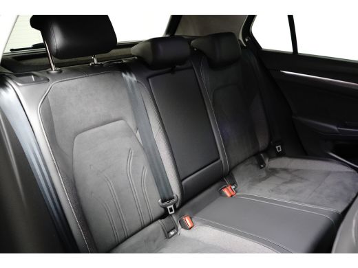 Volkswagen Golf 1.5 eHybrid 204PK Style Edition | ACC | Elektrische stoelen met geheugen | Navigatie | Head-up di... ActivLease financial lease