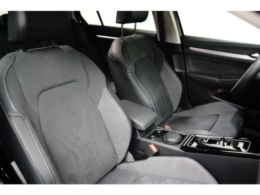 Volkswagen Golf 1.5 eHybrid 204PK Style Edition | ACC | Elektrische stoelen met geheugen | Navigatie | Head-up di... ActivLease financial lease