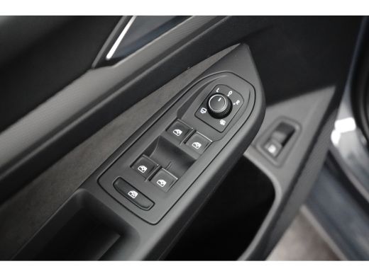 Volkswagen Golf 1.5 eHybrid 204PK Style Edition | ACC | Elektrische stoelen met geheugen | Navigatie | Head-up di... ActivLease financial lease