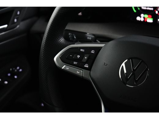 Volkswagen Golf 1.5 TSI eHybrid 272PK GTE | Achteruitrijcamera | Dode-hoek detectie | Elektrische stoel met geheu... ActivLease financial lease