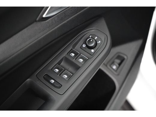 Volkswagen Golf 1.5 TSI eHybrid 272PK GTE | Achteruitrijcamera | Dode-hoek detectie | Elektrische stoel met geheu... ActivLease financial lease