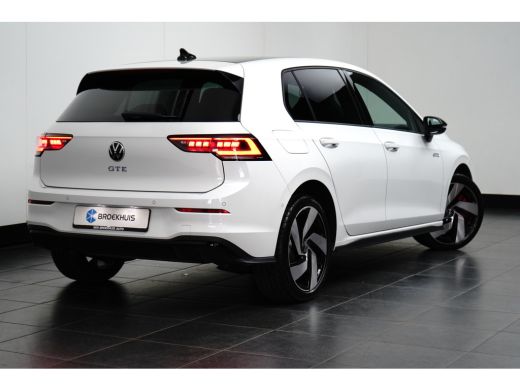 Volkswagen Golf 1.5 TSI eHybrid 272PK GTE | Achteruitrijcamera | Dode-hoek detectie | Elektrische stoel met geheu... ActivLease financial lease