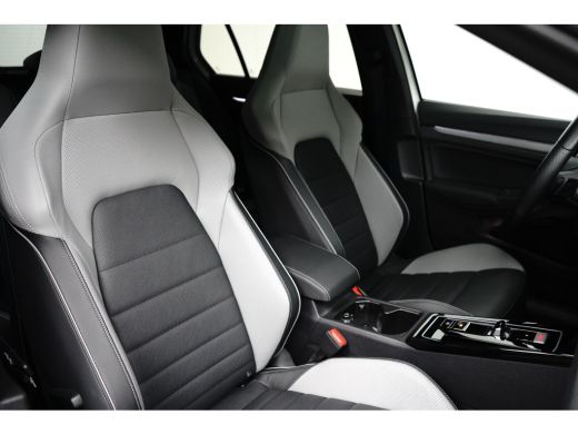 Volkswagen Golf 1.5 TSI eHybrid 272PK GTE | Achteruitrijcamera | Dode-hoek detectie | Elektrische stoel met geheu... ActivLease financial lease