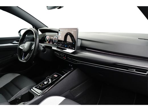 Volkswagen Golf 1.5 TSI eHybrid 272PK GTE | Achteruitrijcamera | Dode-hoek detectie | Elektrische stoel met geheu... ActivLease financial lease