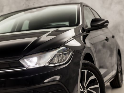 Volkswagen Polo 1.0 TSI Life Sport (VIRTUAL COCKPIT, 1e EIGENAAR, APPLE CARPLAY, GROOT NAVI, CLIMATE, STOELVERWAR... ActivLease financial lease