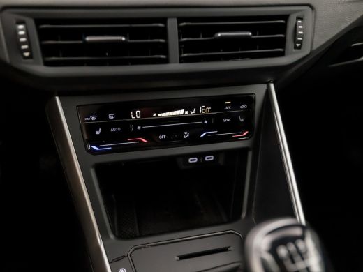 Volkswagen Polo 1.0 TSI Life Sport (VIRTUAL COCKPIT, 1e EIGENAAR, APPLE CARPLAY, GROOT NAVI, CLIMATE, STOELVERWAR... ActivLease financial lease