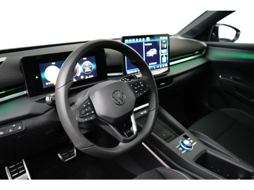 Volkswagen T-Roc 1.5 eTSI 150PK DSG-7 R-Line | PANORAMADAK | GARANTIE TOT 29/4/2031 | AUTO A. KLEP | STOELVERW. | ... ActivLease financial lease