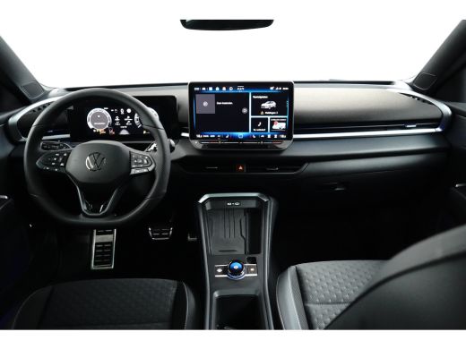 Volkswagen T-Roc 1.5 eTSI 150PK R-Line | VERLENG. FABRK. GARANTIE | SNEL LEVERBAAR! | PANORAMA DAK | CAMERA | STOE... ActivLease financial lease