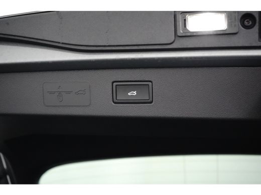 Volkswagen T-Roc 1.5 eTSI 150PK R-Line | VERLENG. FABRK. GARANTIE | SNEL LEVERBAAR! | PANORAMA DAK | CAMERA | STOE... ActivLease financial lease