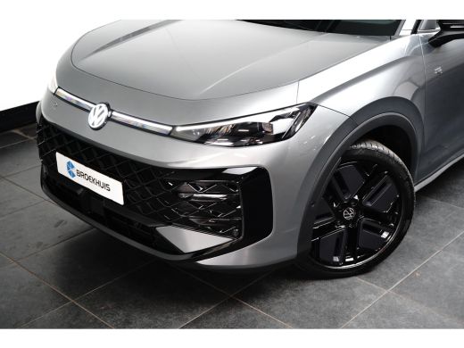 Volkswagen T-Roc 1.5 eTSI 150PK R-Line | VERLENG. FABRK. GARANTIE | SNEL LEVERBAAR! | PANORAMA DAK | CAMERA | STOE... ActivLease financial lease
