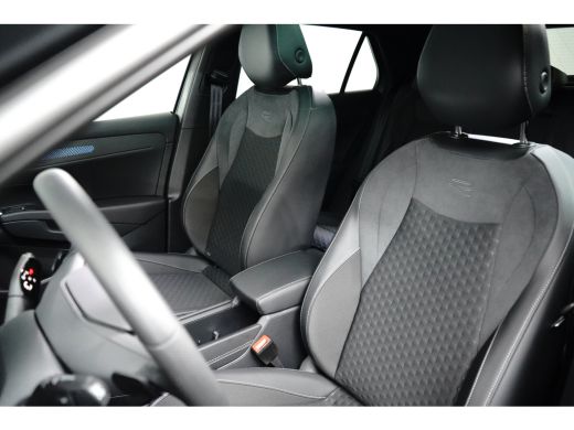 Volkswagen T-Roc 1.5 eTSI 150PK R-Line | VERLENG. FABRK. GARANTIE | SNEL LEVERBAAR! | PANORAMA DAK | CAMERA | STOE... ActivLease financial lease