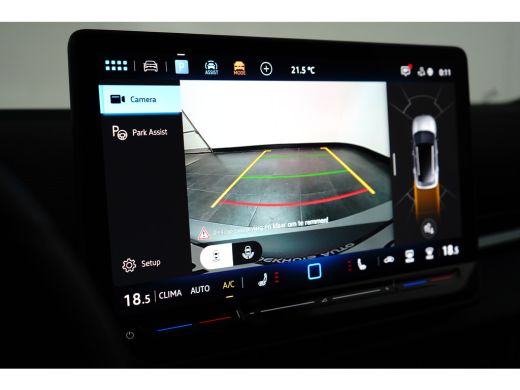 Volkswagen T-Roc 1.5 eTSI 150PK R-Line | VERLENG. FABRK. GARANTIE | SNEL LEVERBAAR! | PANORAMA DAK | CAMERA | STOE... ActivLease financial lease