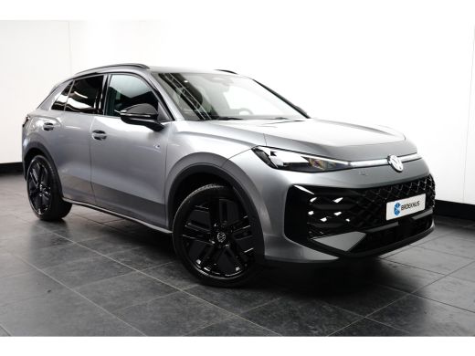 Volkswagen T-Roc 1.5 eTSI 150PK R-Line | VERLENG. FABRK. GARANTIE | SNEL LEVERBAAR! | PANORAMA DAK | CAMERA | STOE... ActivLease financial lease