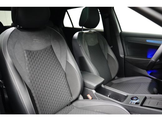 Volkswagen T-Roc 1.5 eTSI 150PK R-Line | VERLENG. FABRK. GARANTIE | SNEL LEVERBAAR! | PANORAMA DAK | CAMERA | STOE... ActivLease financial lease
