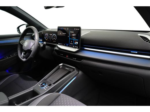 Volkswagen T-Roc 1.5 eTSI 150PK R-Line | VERLENG. FABRK. GARANTIE | SNEL LEVERBAAR! | PANORAMA DAK | CAMERA | STOE... ActivLease financial lease
