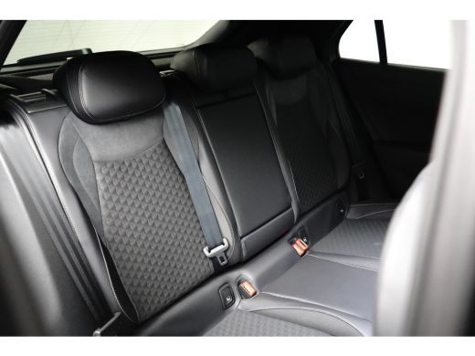 Volkswagen T-Roc 1.5 eTSI 150PK R-Line | VERLENG. FABRK. GARANTIE | SNEL LEVERBAAR! | PANORAMA DAK | CAMERA | STOE... ActivLease financial lease