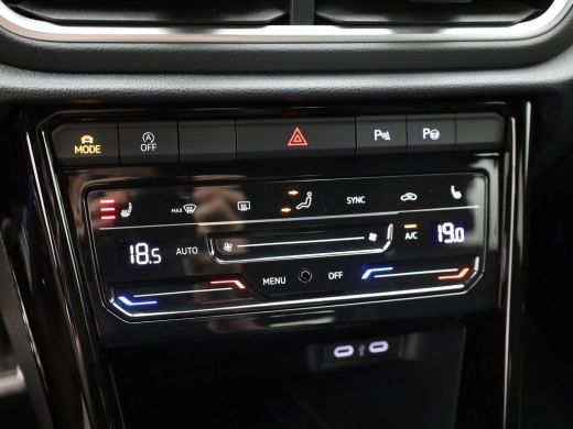 Volkswagen T-Roc 1.5 TSI R-Line | IQ light | Trekhaak afnb. | Camera | Stoel verw. | Prijs Rijklaar!! ActivLease financial lease