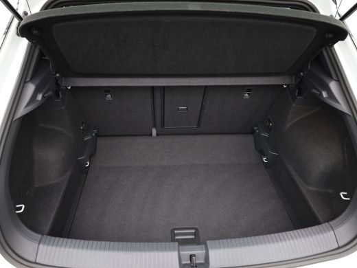 Volkswagen T-Roc 1.5 TSI R-Line | IQ light | Trekhaak afnb. | Camera | Stoel verw. | Prijs Rijklaar!! ActivLease financial lease