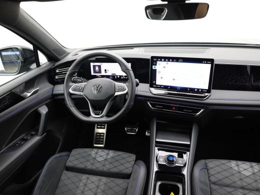 Volkswagen Tiguan 1.5 eTSI R-Line Edition | Head Up | Side Assist | Black Style | Prijs Rijklaar!! ActivLease financial lease