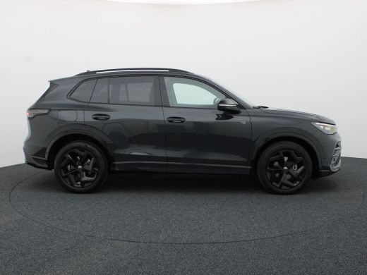 Volkswagen Tiguan 1.5 eTSI R-Line Edition | Head Up | Side Assist | Black Style | Prijs Rijklaar!! ActivLease financial lease