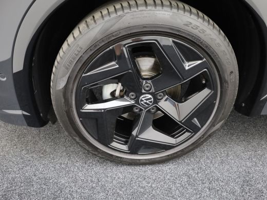 Volkswagen Tiguan 1.5 eTSI R-Line Edition | Head Up | Side Assist | Black Style | Prijs Rijklaar!! ActivLease financial lease