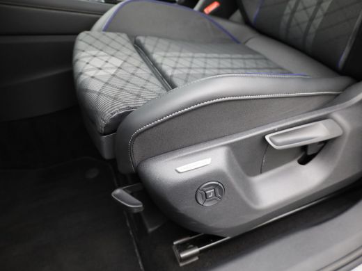 Volkswagen Tiguan 1.5 eTSI R-Line Edition | Head Up | Side Assist | Black Style | Prijs Rijklaar!! ActivLease financial lease