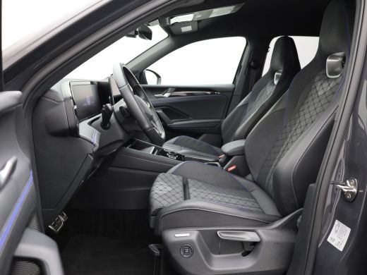 Volkswagen Tiguan 1.5 eTSI R-Line Edition | Head Up | Side Assist | Black Style | Prijs Rijklaar!! ActivLease financial lease