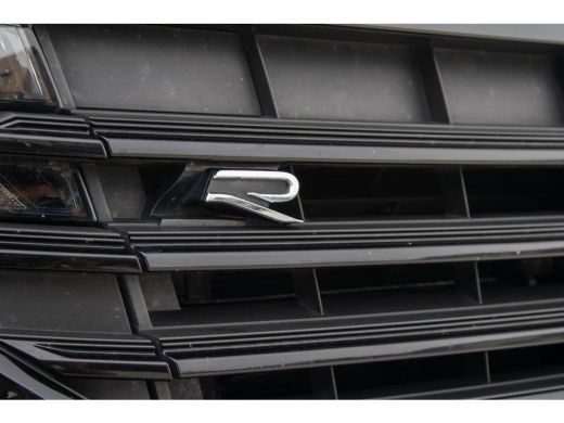 Volkswagen Touareg 3.0 TSi 4MOTION R Trekhaak Luchtvering Camera Nightvision ActivLease financial lease