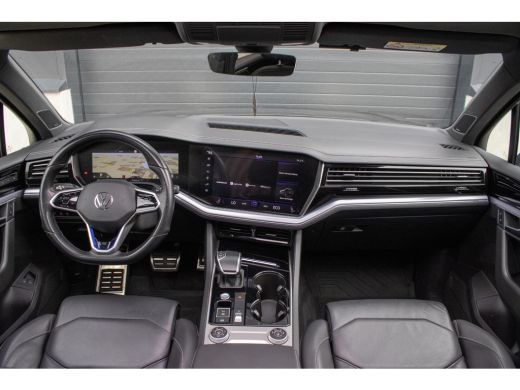 Volkswagen Touareg 3.0 TSi 4MOTION R Trekhaak Luchtvering Camera Nightvision ActivLease financial lease