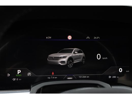 Volkswagen Touareg 3.0 TSi 4MOTION R Trekhaak Luchtvering Camera Nightvision ActivLease financial lease