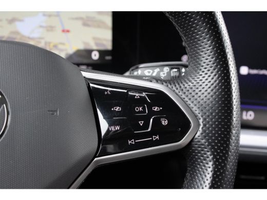 Volkswagen Touareg 3.0 TSi 4MOTION R Trekhaak Luchtvering Camera Nightvision ActivLease financial lease