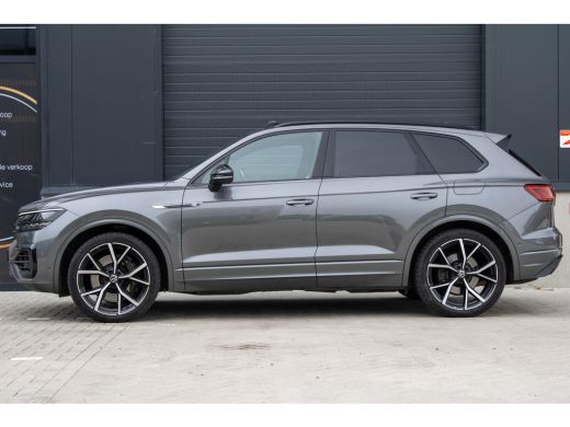 Volkswagen Touareg 3.0 TSi 4MOTION R Trekhaak Luchtvering Camera Nightvision ActivLease financial lease