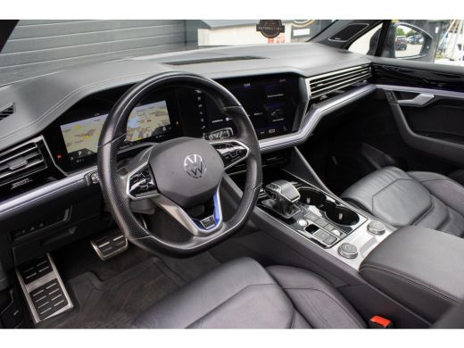 Volkswagen Touareg 3.0 TSi 4MOTION R Trekhaak Luchtvering Camera Nightvision ActivLease financial lease
