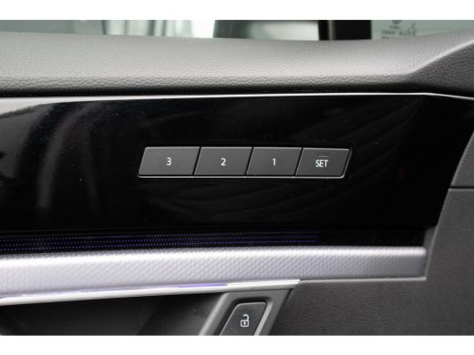 Volkswagen Touareg 3.0 TSi 4MOTION R Trekhaak Luchtvering Camera Nightvision ActivLease financial lease