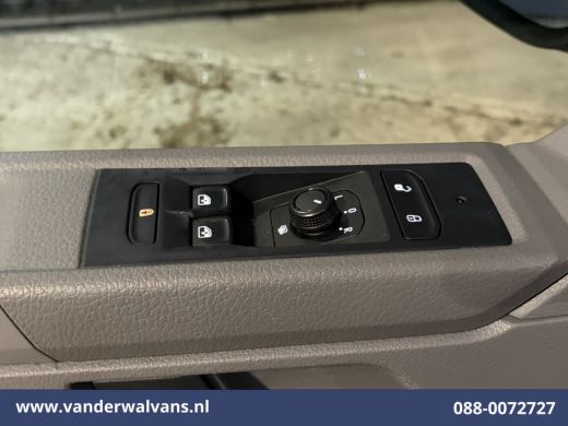 Volkswagen Transporter 2.0 TDI L2H1 Euro6 Airco | Navigatie | Apple Carplay | Cruisecontrol | Trekhaak Parkeersensoren ActivLease financial lease