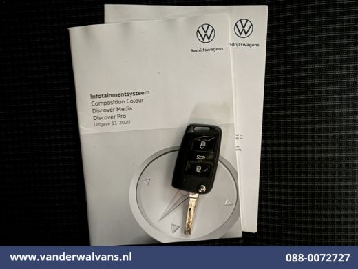 Volkswagen Transporter 2.0 TDI L2H1 Euro6 Airco | Navigatie | Apple Carplay | Cruisecontrol | Trekhaak Parkeersensoren ActivLease financial lease