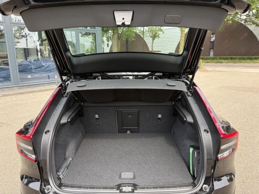 Volvo  C40 Recharge Core 69 kWh 26.000 KM | SOH 96% | Panorama | Stoel- & Stuurverwarming | Achteruitrijcame... ActivLease financial lease
