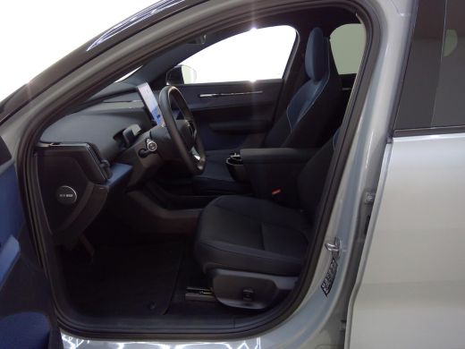 Volvo  EX30 Single Motor Extended Range Ultra 69 kWh | Trekhaak | Stoel + Stuurverwarming | 20 inch LM Velgen... ActivLease financial lease