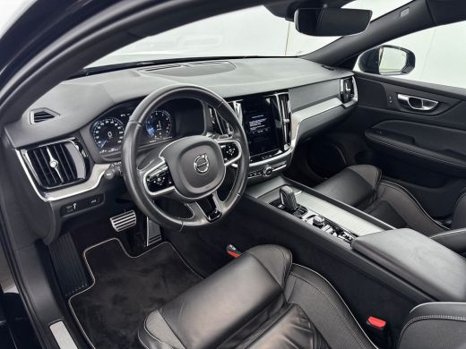 Volvo  V60 B3 R-Design | 20" | Sportstoelen | Panoramadak | Exterior Styling Pack | Elektr. verst. best. Sto... ActivLease financial lease