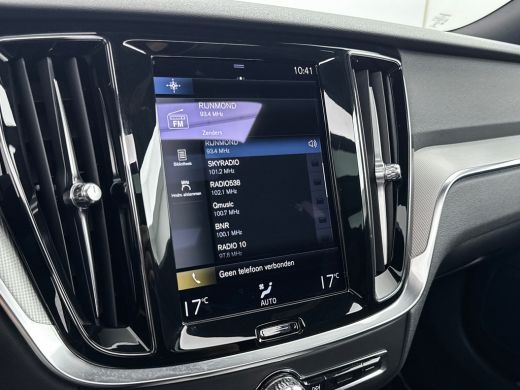 Volvo  V60 B3 R-Design | 20" | Sportstoelen | Panoramadak | Exterior Styling Pack | Elektr. verst. best. Sto... ActivLease financial lease