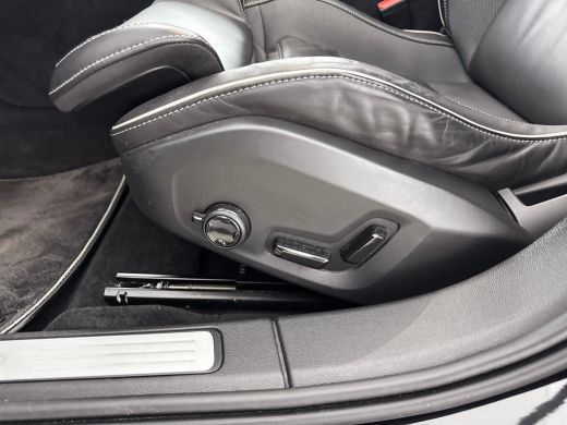 Volvo  V60 B3 R-Design | 20" | Sportstoelen | Panoramadak | Exterior Styling Pack | Elektr. verst. best. Sto... ActivLease financial lease