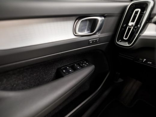 Volvo  XC40 1.5 T4 Recharge Inscription 211Pk Automaat (APPLE CARPLAY, STUUR/STOELVERWARMING, MEMORY SEATS, C... ActivLease financial lease
